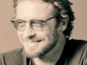Simon Baker